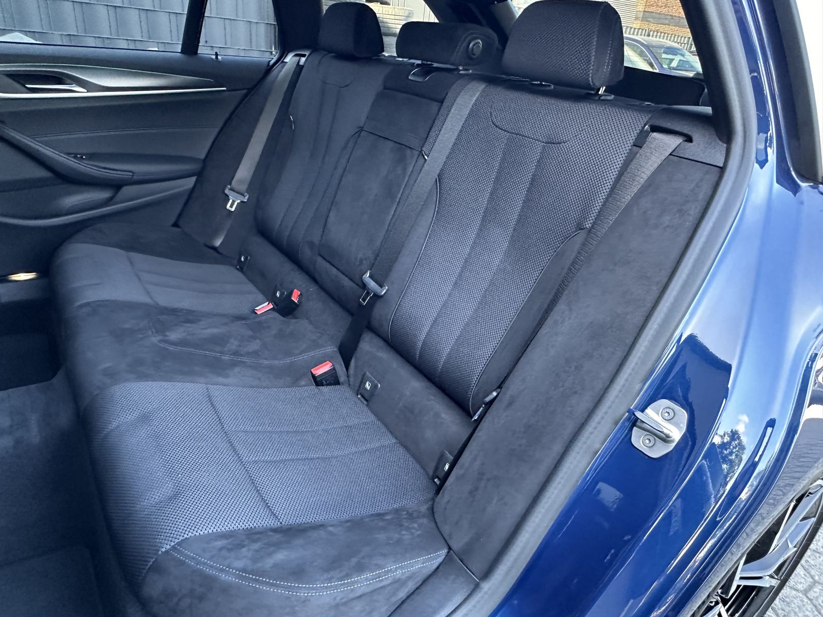 Fahrzeugabbildung BMW 520d Touring M-Sport NAV+LED+PANO+KAMERA+19ZOLL