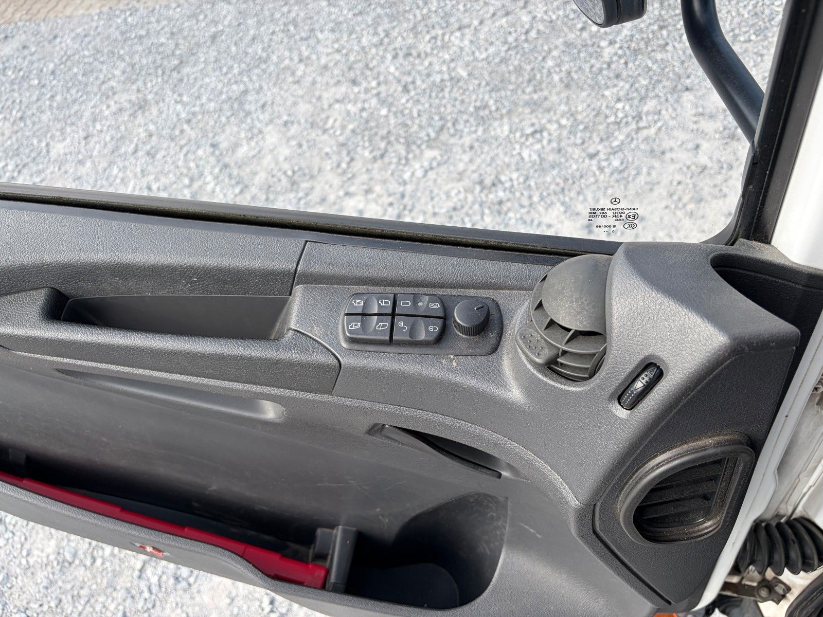 Fahrzeugabbildung Mercedes-Benz Atego 818 L Curtainsaider AHK Tempm.