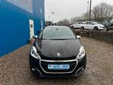 Peugeot 208 BlueHDi 100 Allure**1.Hand*Panorama*Kamera** - Peugeot 208 mit Diesel-Antrieb