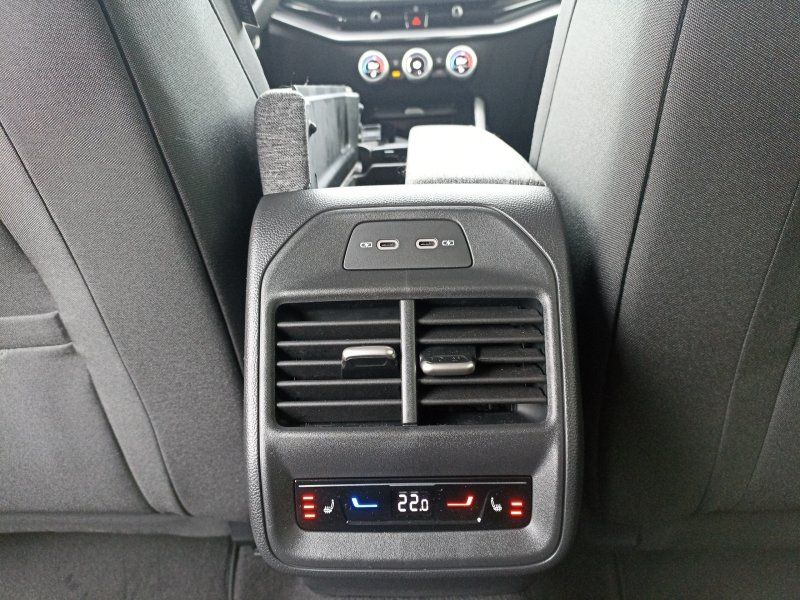 Fahrzeugabbildung SKODA Superb Combi 2.0 TDI Selection DSG AHK+ASSISTENT