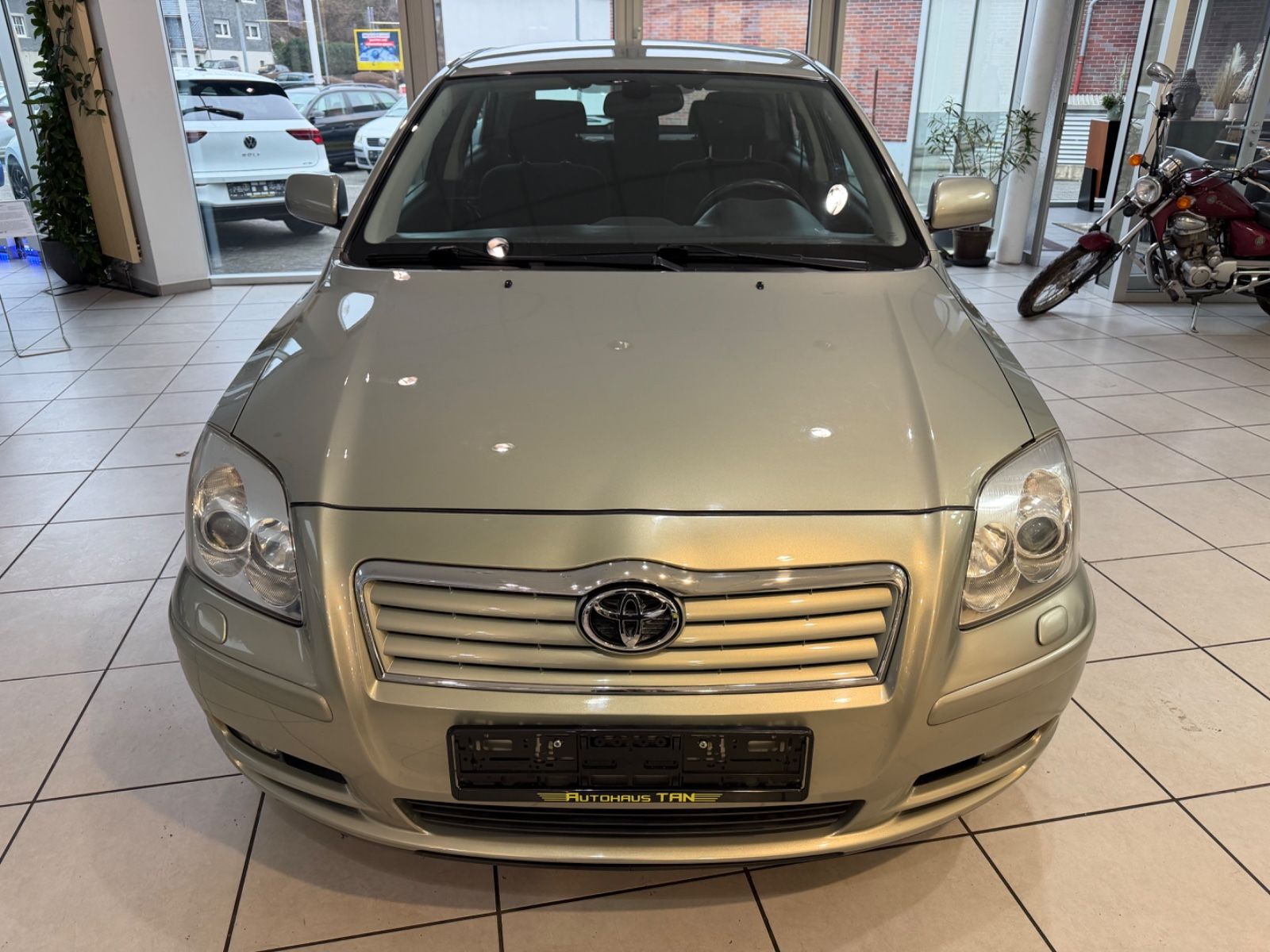 Fahrzeugabbildung Toyota Avensis 1.8 Executive Liftback