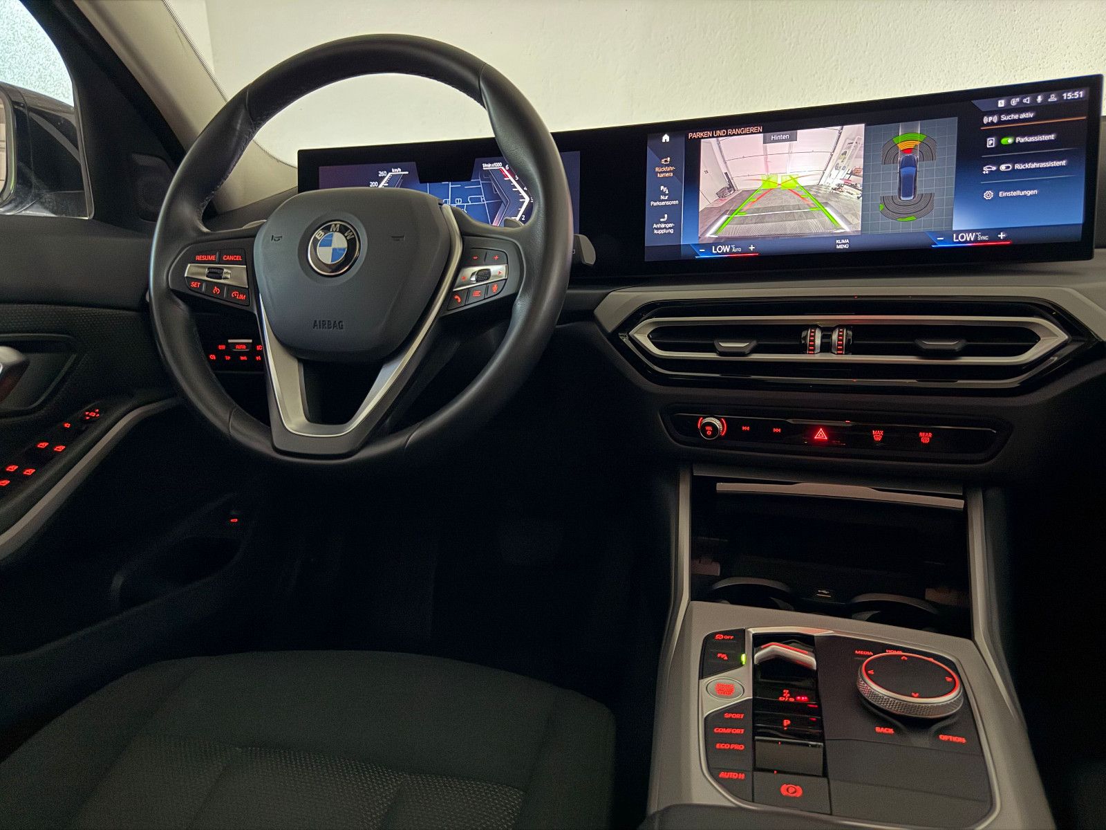 Fahrzeugabbildung BMW 330 d xDrive Touring/LED/CURVED/HuD/AHK/FACELIFT