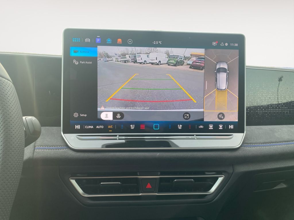 Fahrzeugabbildung Volkswagen Tiguan 1.5 eTSI OPF DSG R-Line
