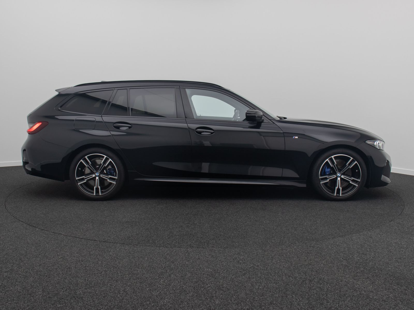 Fahrzeugabbildung BMW 320d M Sport Kamera DAB Standhzng HiFi Alarm HUD