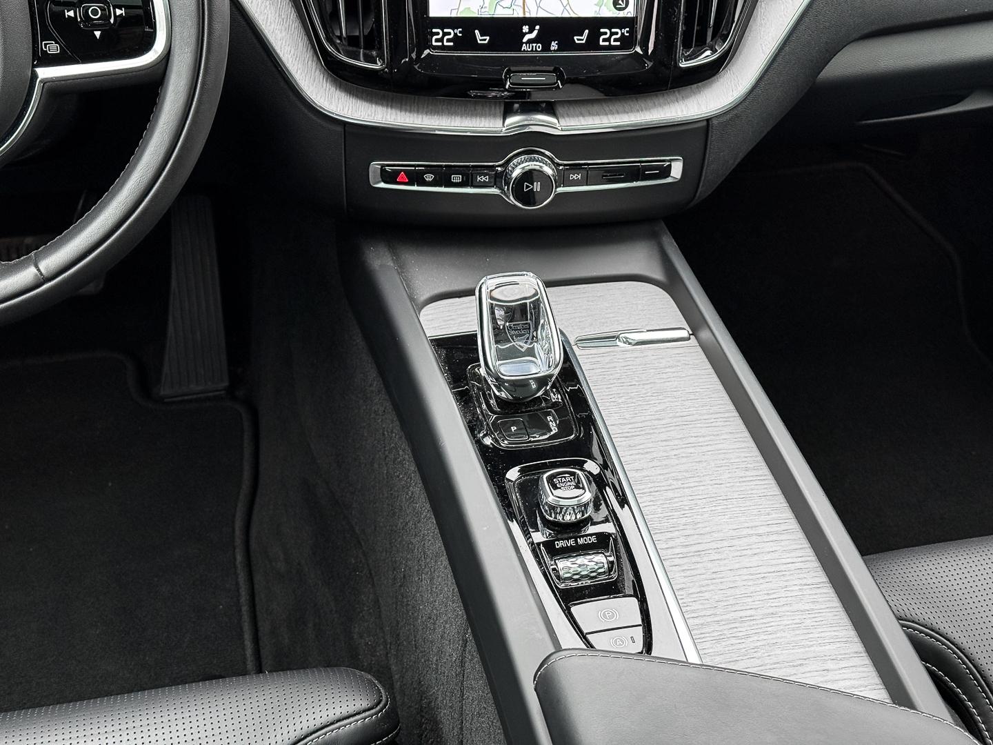 Volvo XC60 Inscription Recharge Plug-In Hybrid AWD T8 