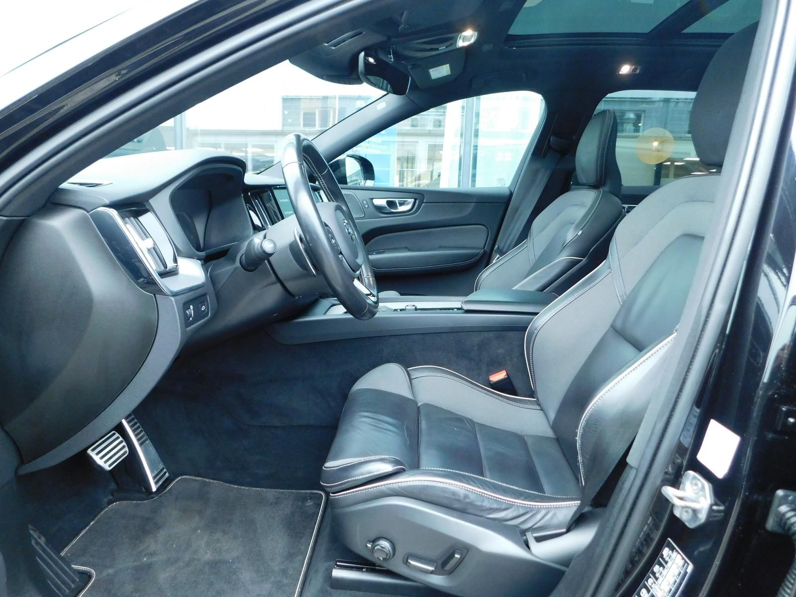 Fahrzeugabbildung Volvo XC60 D4 R-Design