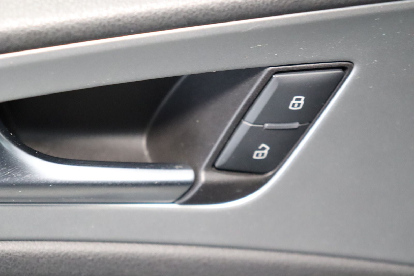 Fahrzeugabbildung Audi A6 Avant 3.0 TDI quattro Pano. * AHK * Service