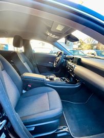 Mercedes CLA 180 Shooting Brake - 12