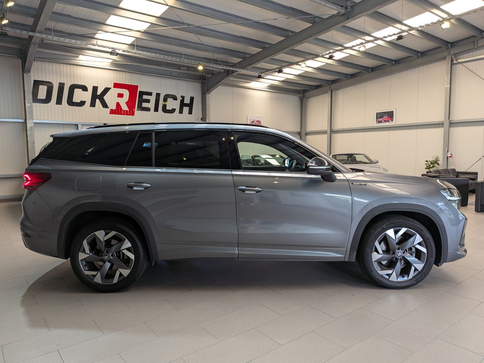Fahrzeugabbildung SKODA Kodiaq 2.0TDI SPORTLINE*MEMOR*CAM*LED*ACC*7-SITZ