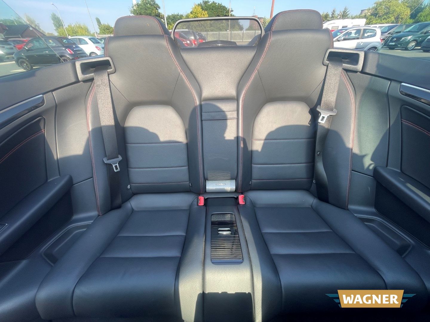 Fahrzeugabbildung Mercedes-Benz E 400 Cabrio AMG Paket Sportsitze