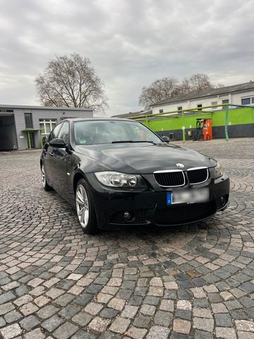 BMW E90 320i M-Paket