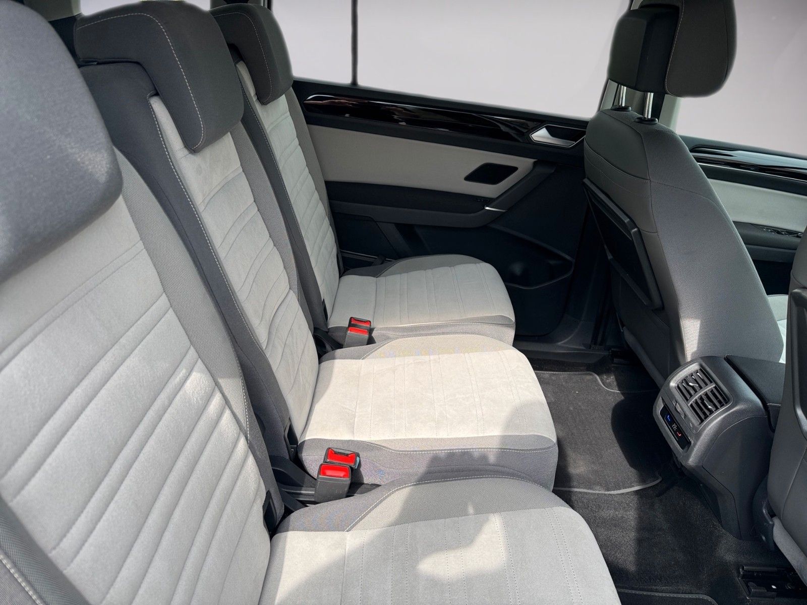 Fahrzeugabbildung Volkswagen Touran Highline 2.0 TDI