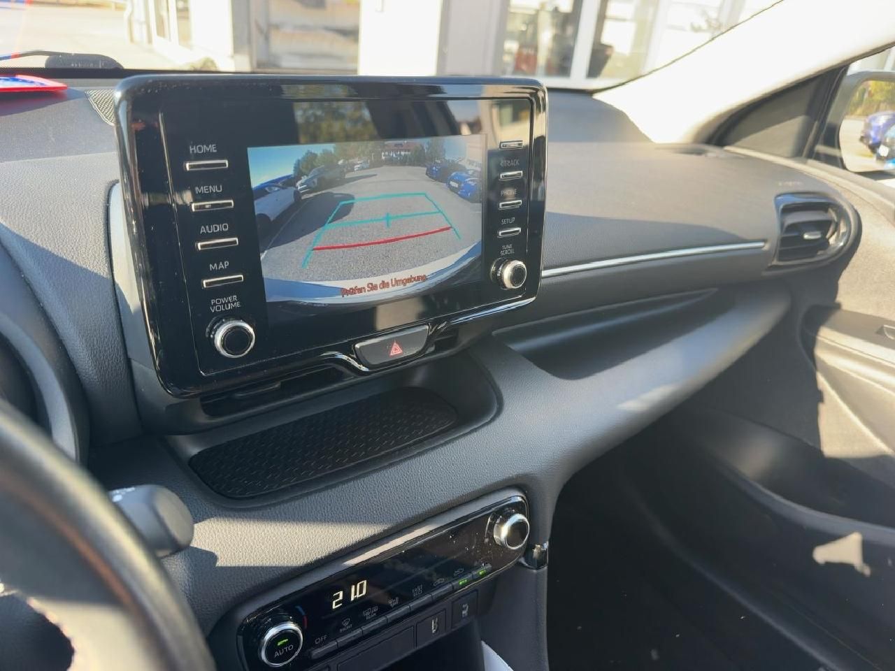 Fahrzeugabbildung Toyota Yaris 1,5 Hybrid Club *AHK+SHZ+Comfortpaket