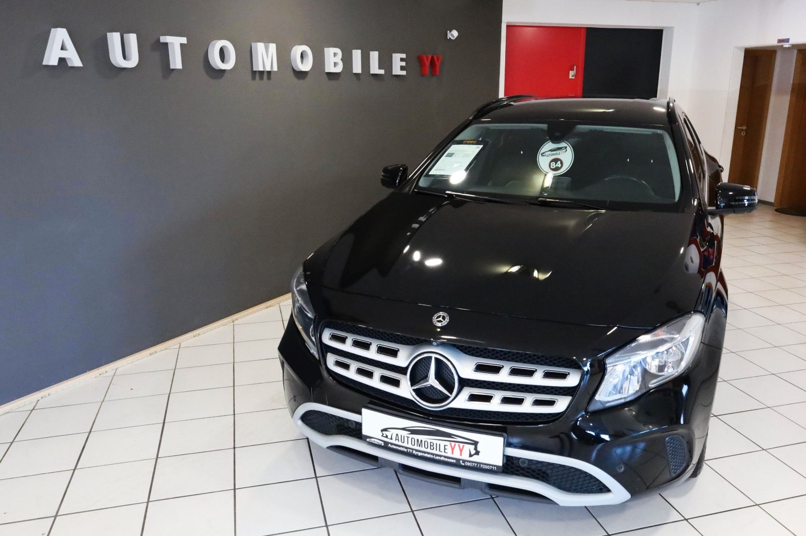 MERCEDES-BENZ GLA 180d Style,Navi,Leder,KeyG,Pdc,Shz,Temp,360"