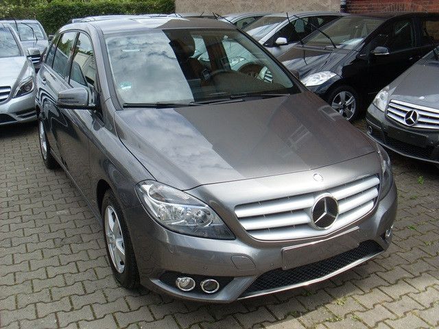 Mercedes-Benz B 180 Automatik / Aktiver Park-Assistent