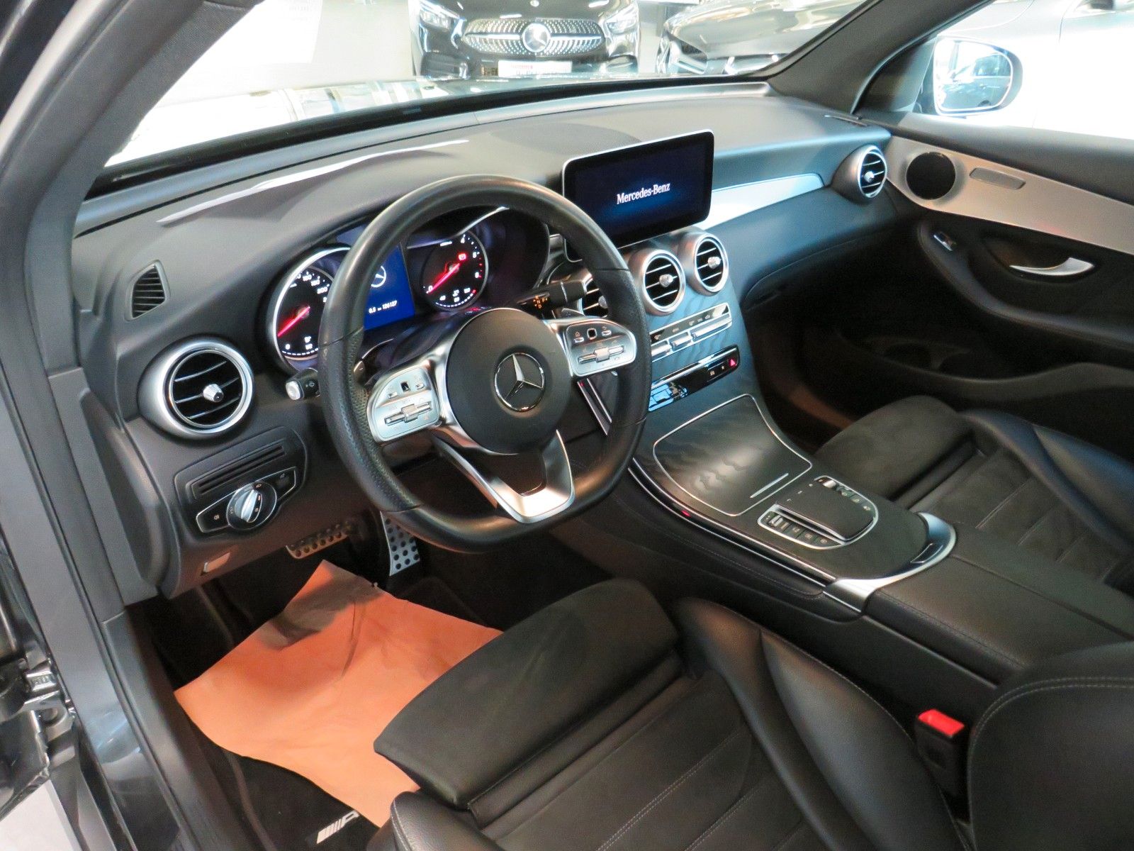 Fahrzeugabbildung Mercedes-Benz GLC 220 d 4M*AMG*AHK*Distronic*CAM*LED