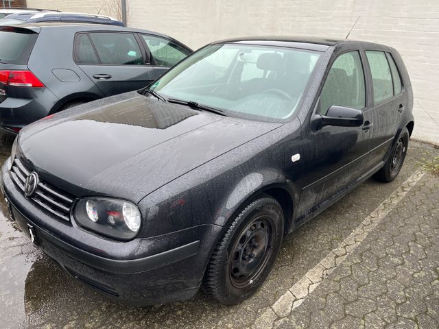 Volkswagen Golf 1.6 Edition Top Zustand. TÜV 8.26