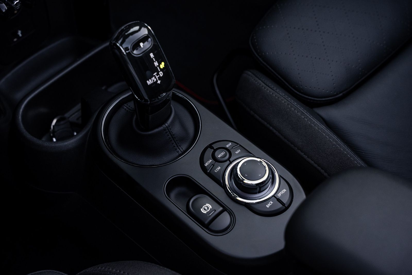 Fahrzeugabbildung MINI John Cooper Works Cabrio FACELIFT/AERO-PACK/LED