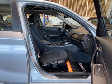 BMW 118  1 Lim. 5-trg. 118 i *NAVI*PDC*SZHZ*TEMPOMAT