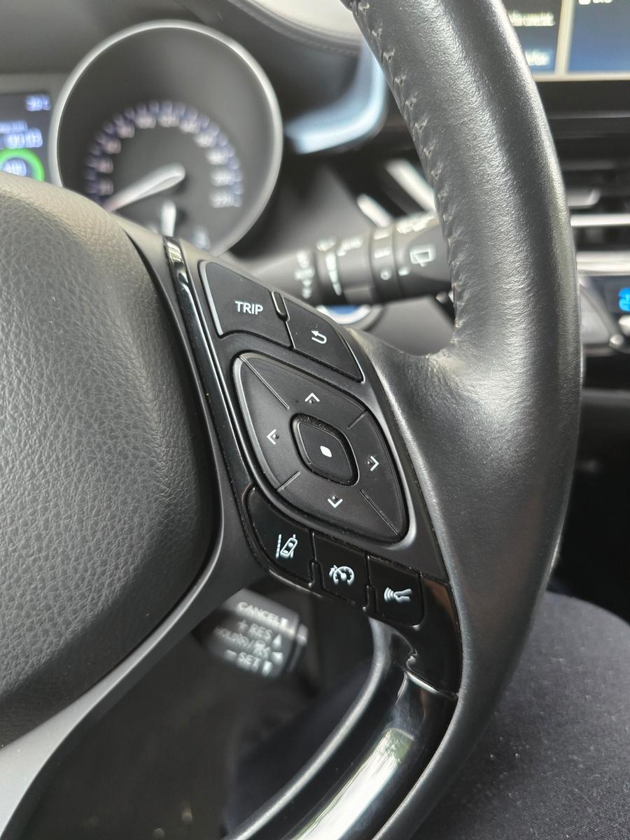 Toyota C-HR 2.0-l Hybrid Team D. *LED*CAM*SHZ*ACC*PDC