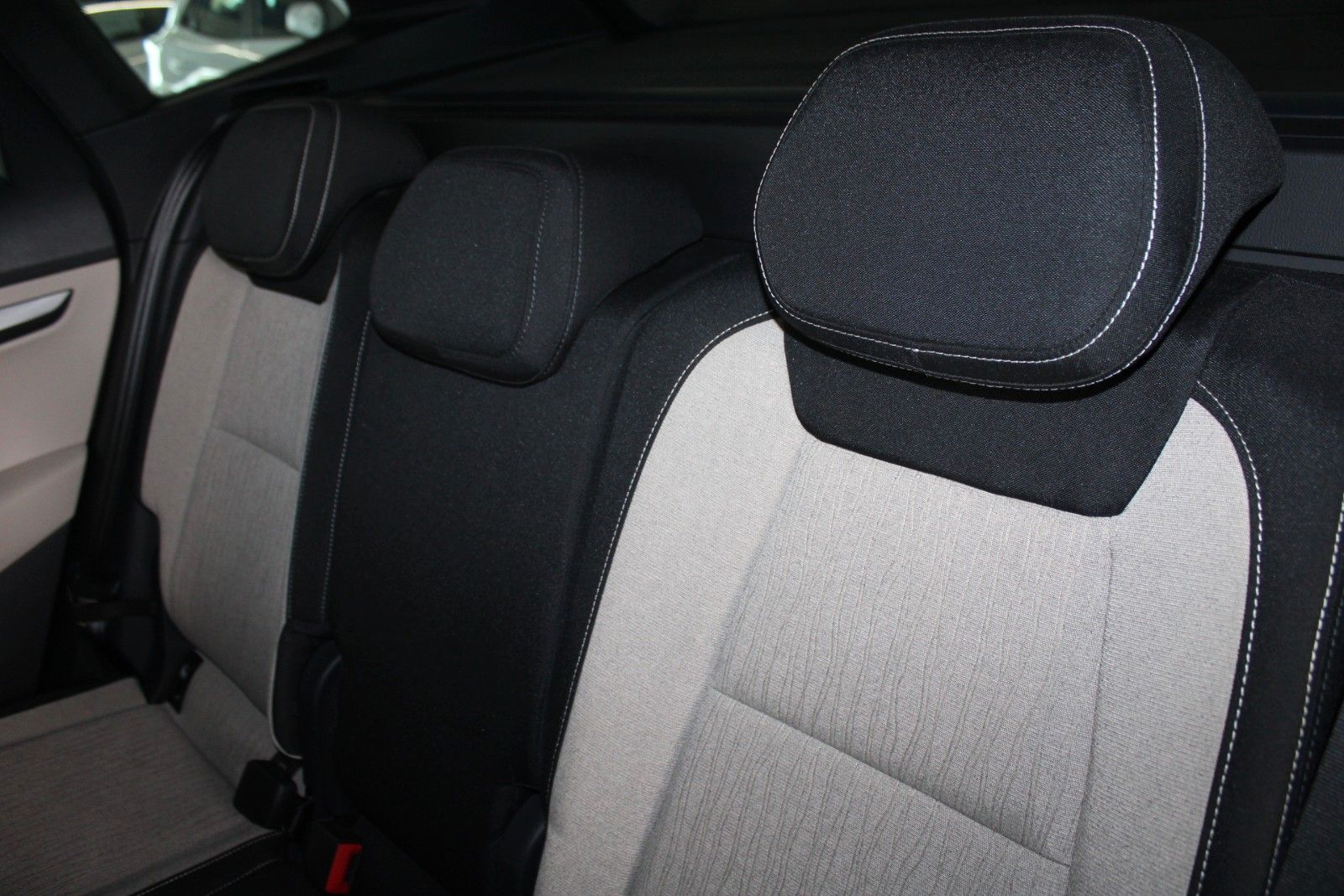 Fahrzeugabbildung SKODA Karoq 1.5 TSI ACT DSG Style LED AHK NAVI WinterP