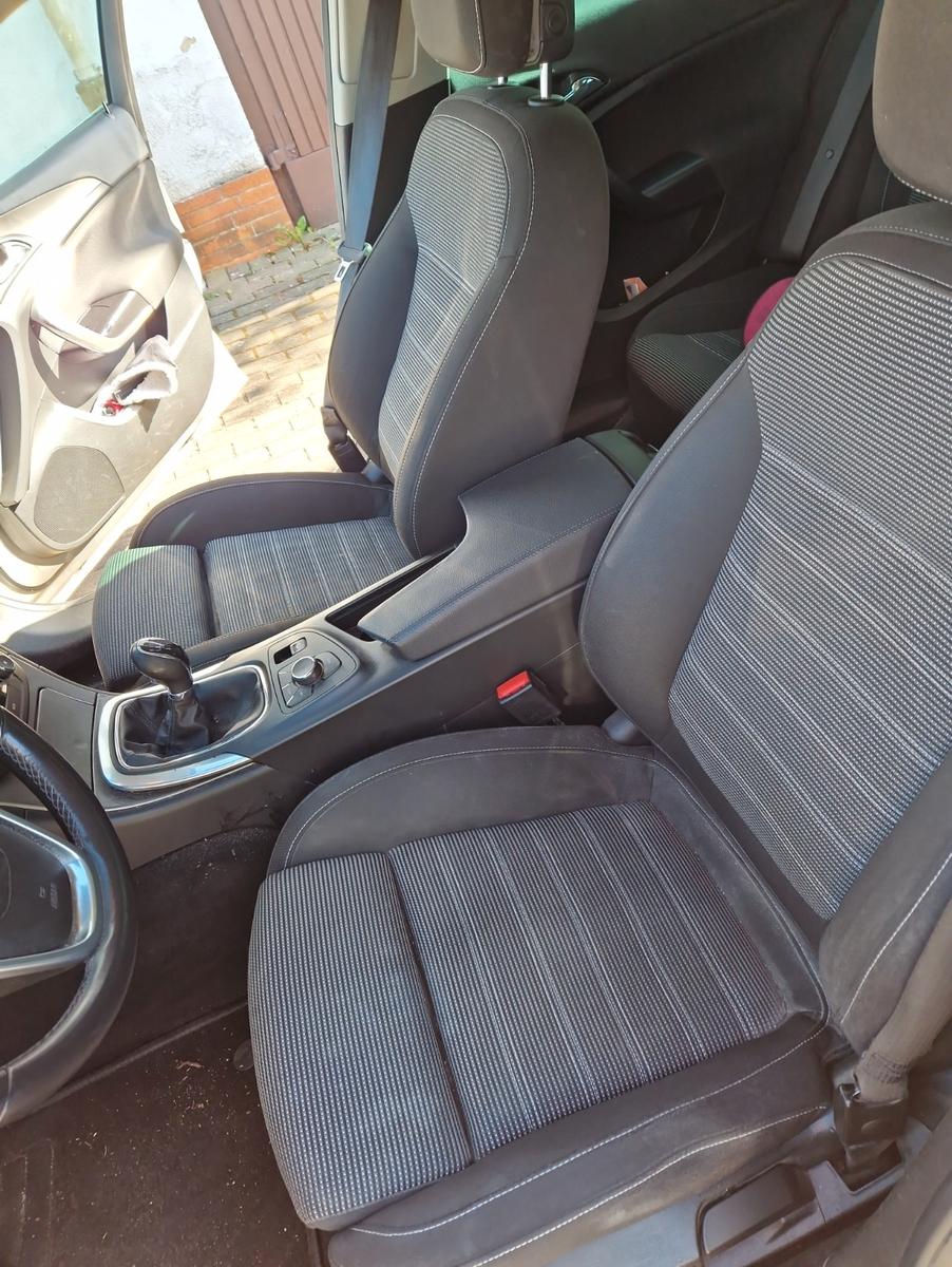 Opel Insignia 2010 — photo 8