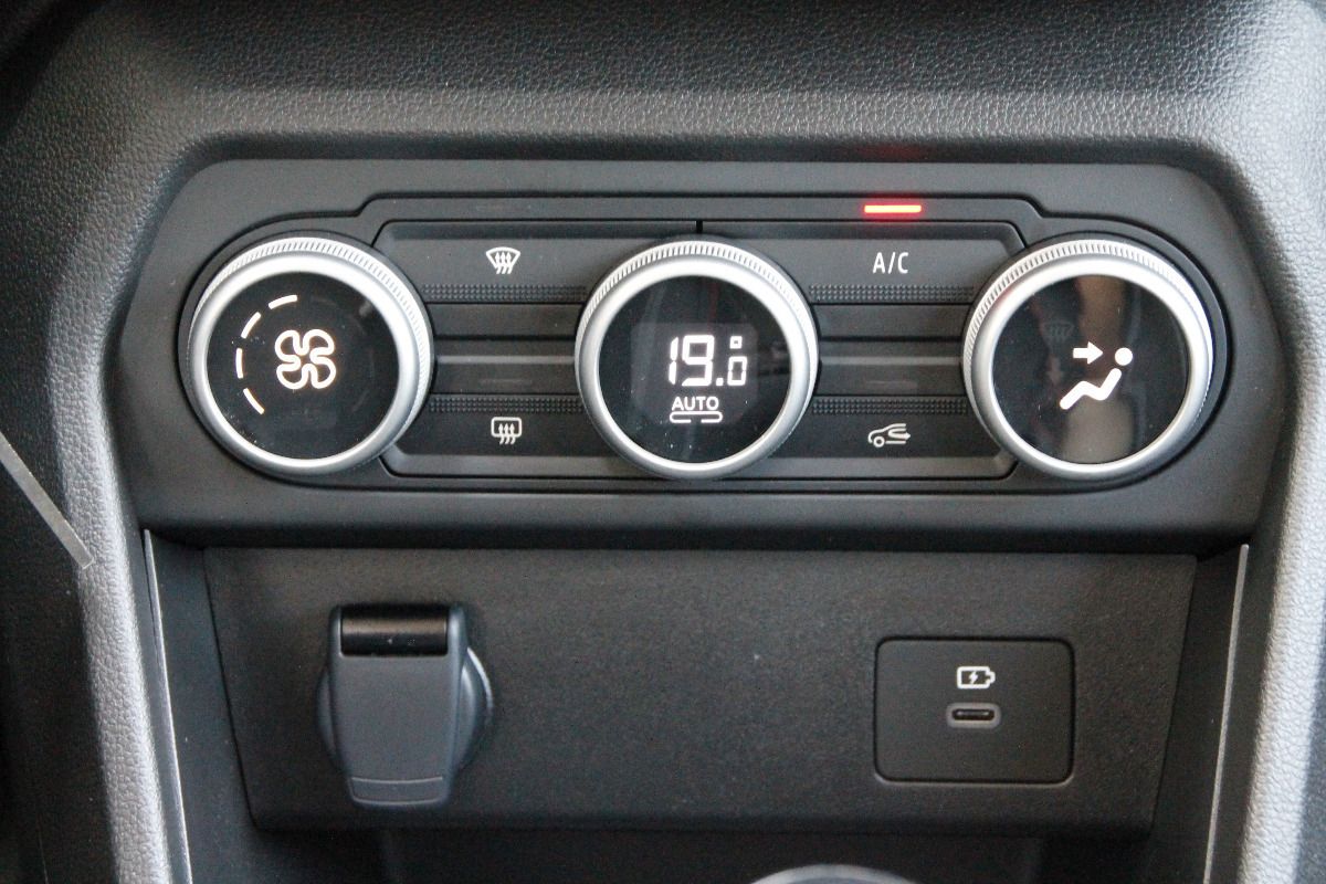Fahrzeugabbildung Dacia Sandero Expression TCe 90