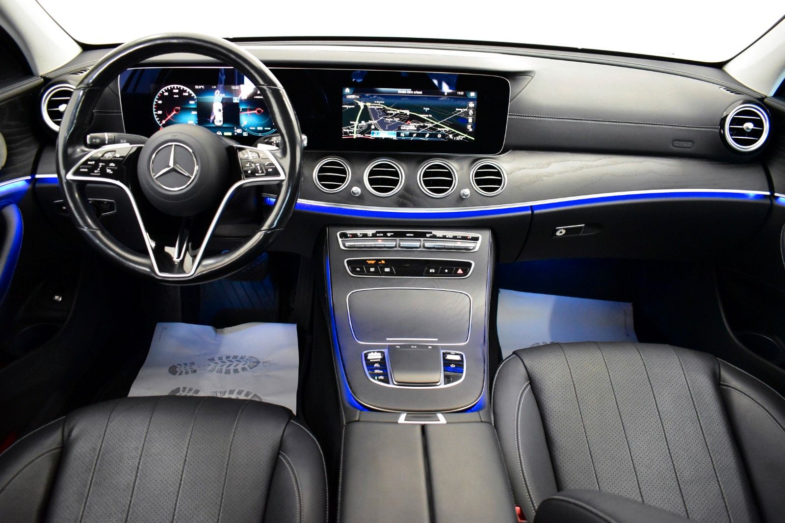 Fahrzeugabbildung Mercedes-Benz E 300 d 4M Lim. Leder,Navi,LED,SH,Burmester,360°