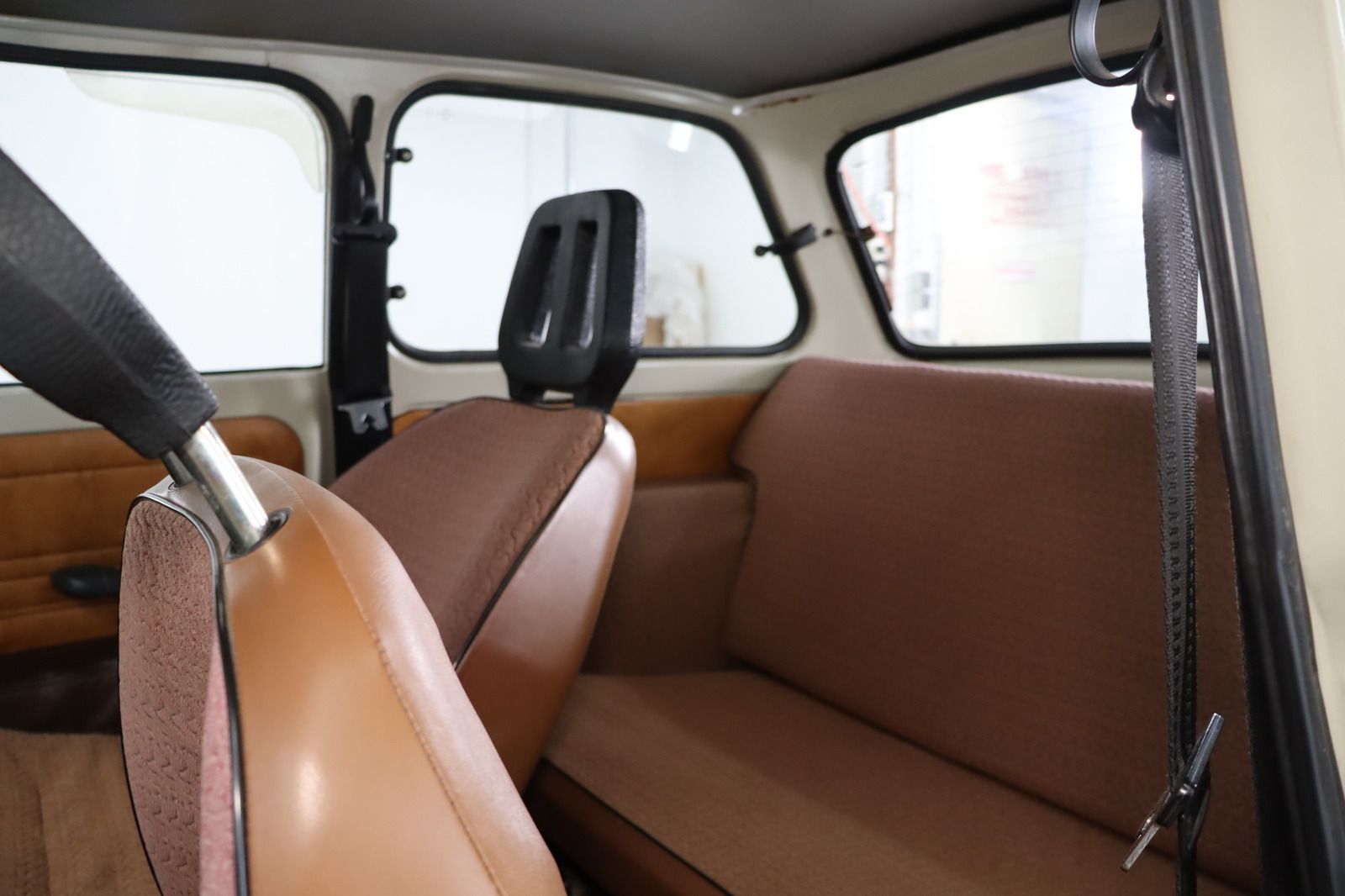 Fahrzeugabbildung Trabant 601 s deluxe HU/AU neu 1. Hand Top-Zustand