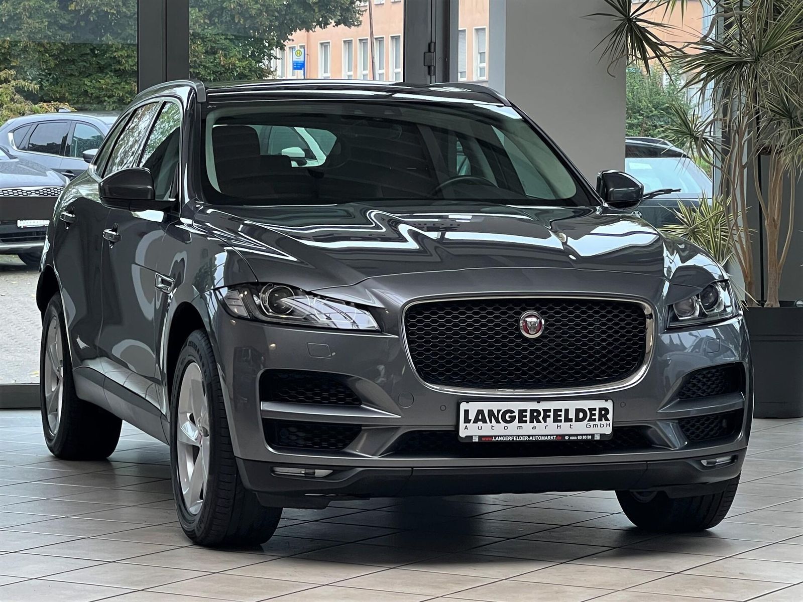 JAGUAR F-Pace