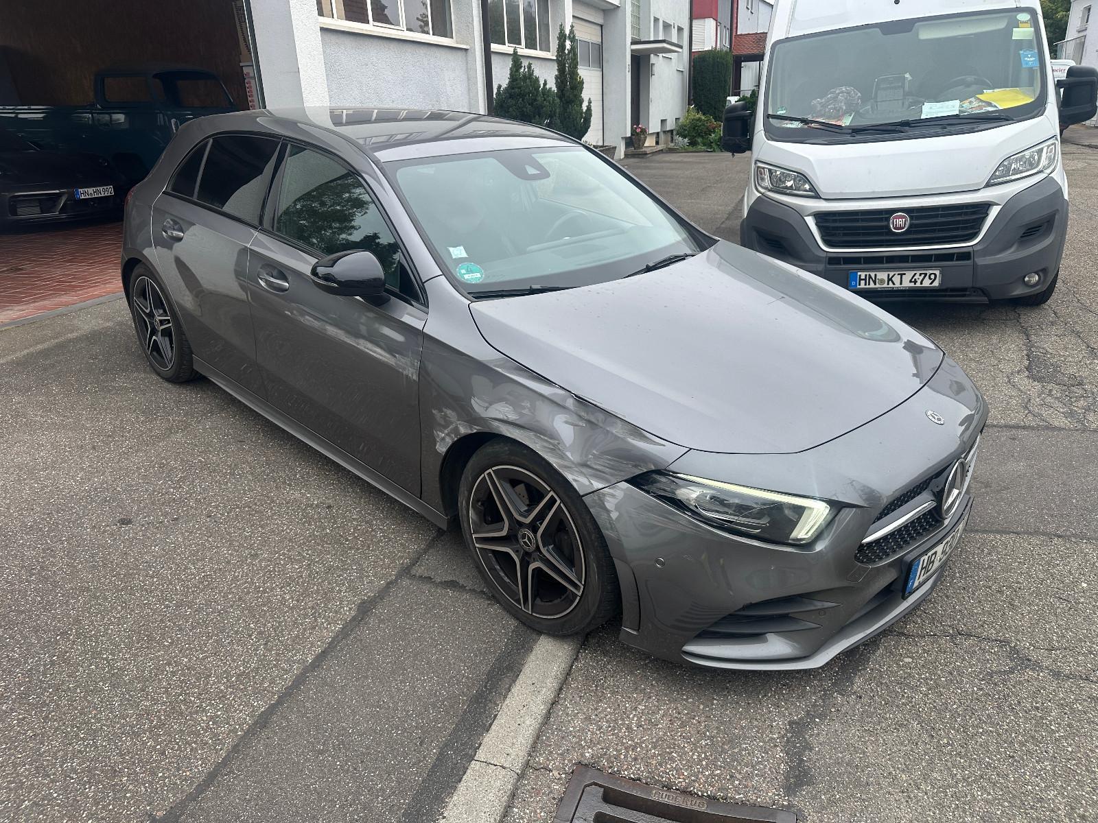 Mercedes-Benz A 220 AMG Night-Paket Navi LED