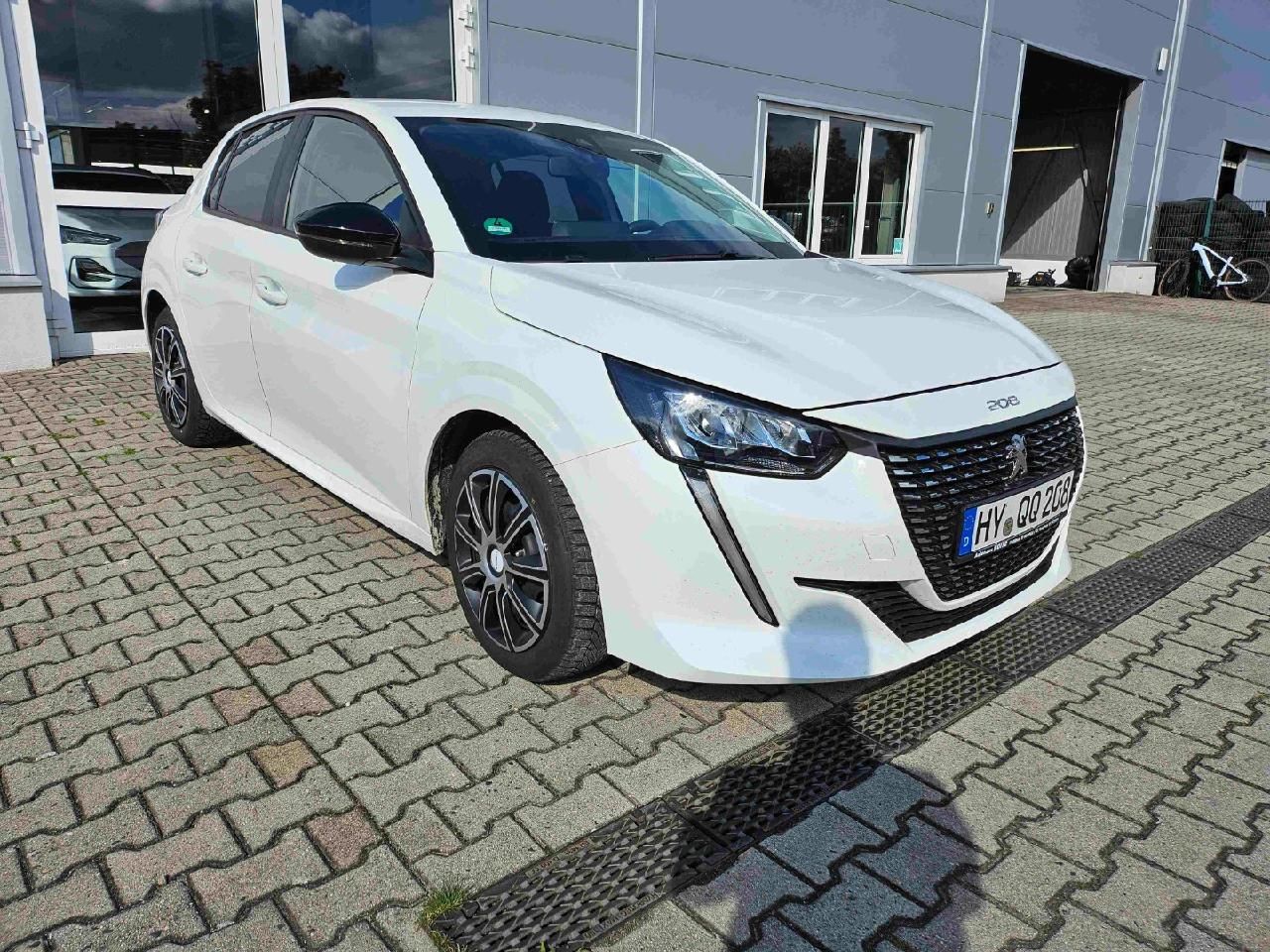 Fahrzeugabbildung Peugeot Active Pack Winterräder DAB, LED, ESP
