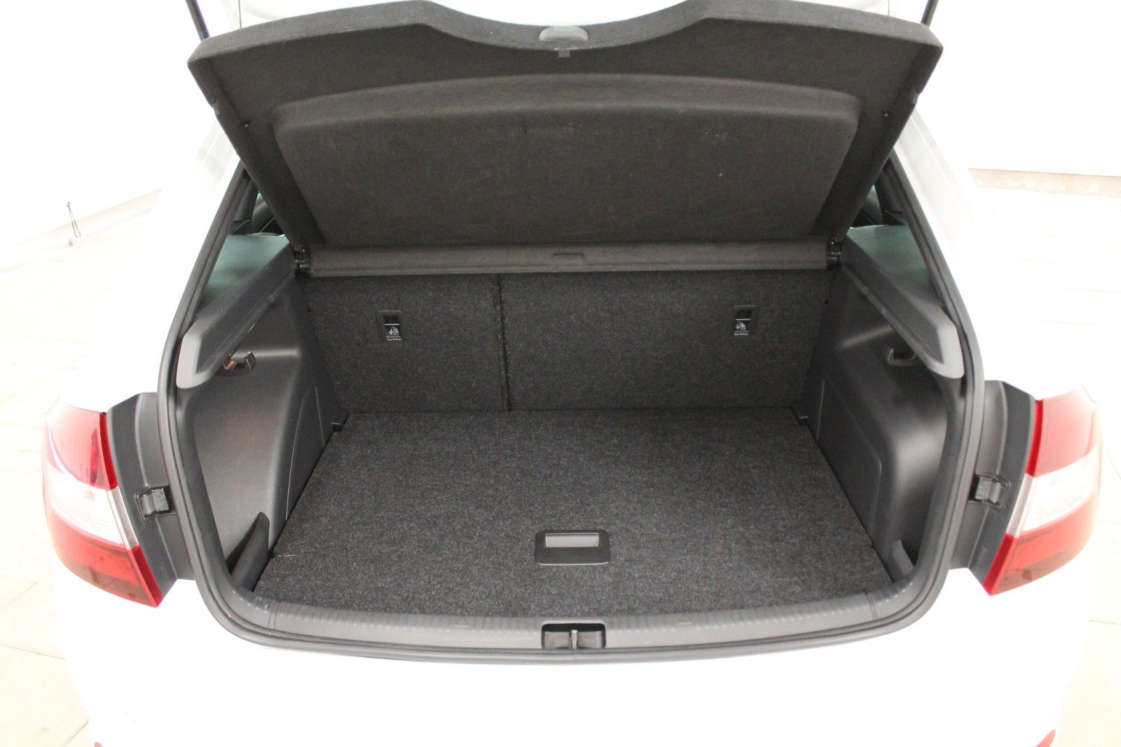 Fahrzeugabbildung SKODA Rapid Spaceback Monte Carlo 1.0 TSI 81kW Navi