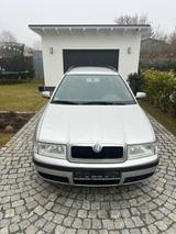 Skoda Octavia Kombi 2.0 - Skoda Octavia aus 2001: Kombi
