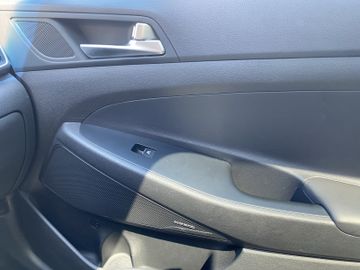 Hyundai Tucson 1.6 Premium 4WD Standheizung+360+Kam.+Nav