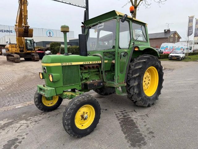 John Deere 2035