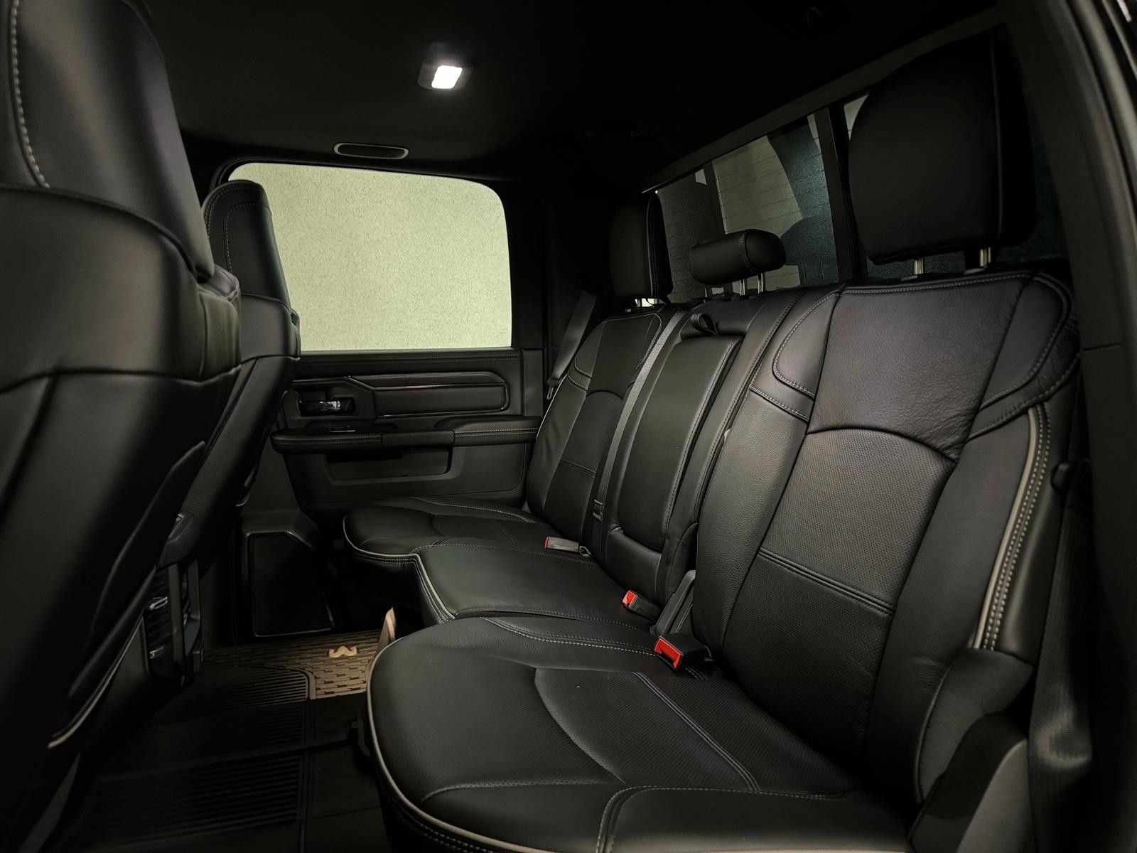 Fahrzeugabbildung Dodge RAM 2500 6.4-V8 LUFTFED. KABINE GLADIATOR XLE