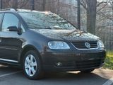 Volkswagen Touran Highline 2.0  Automatik Leder AHK Xenon - Volkswagen Touran aus 2005
