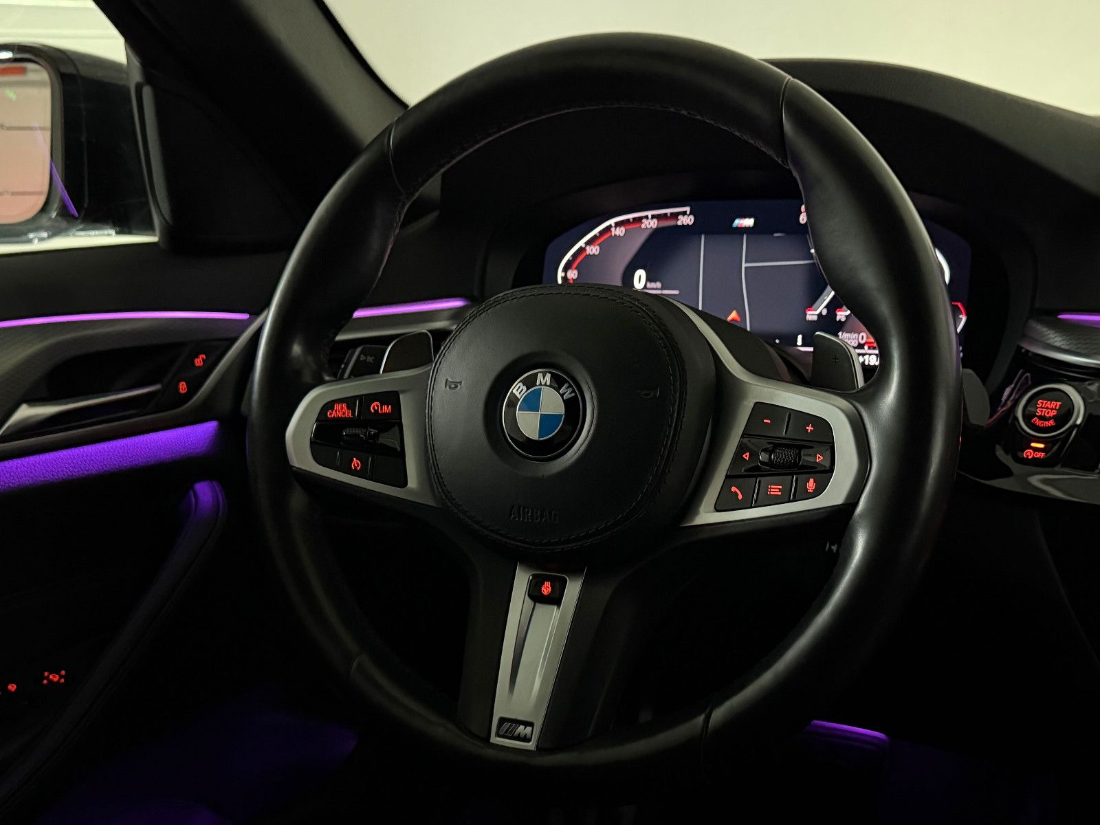 Fahrzeugabbildung BMW 530 d M SPORT/LED/NAVI PROF/STHZ/LIVE COCKPIT