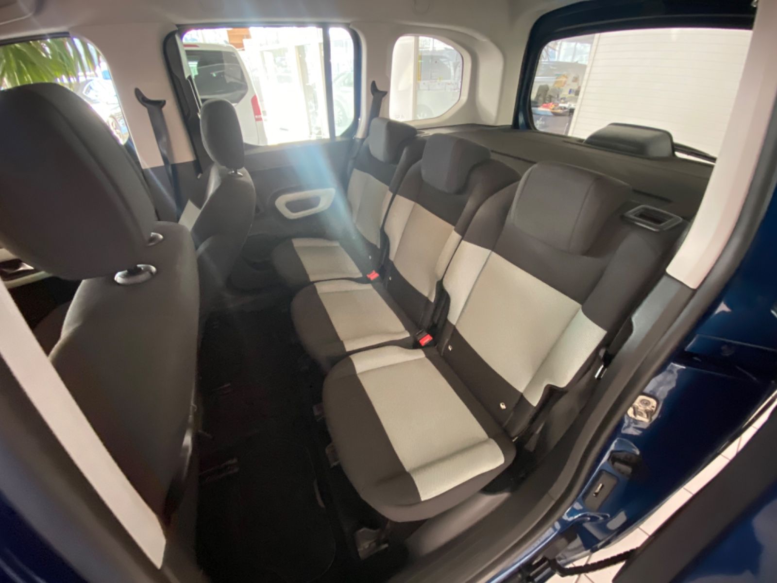Fahrzeugabbildung Citroën Berlingo Feel M *Sitzheizung, Klima, Kombi*