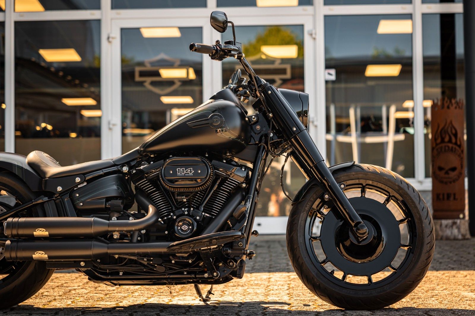 Fahrzeugabbildung Harley-Davidson DARK BOY 114 ci - FAT BOY FLFBS - JEKILL & HYDE
