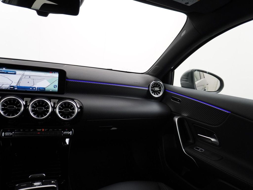 Mercedes-Benz A 180 Star Edition Luxury Line | Tempomat | Acht