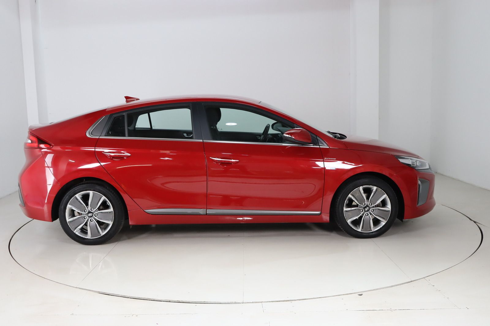 Fahrzeugabbildung Hyundai IONIQ 1.6i GDi HEV Hybrid Style