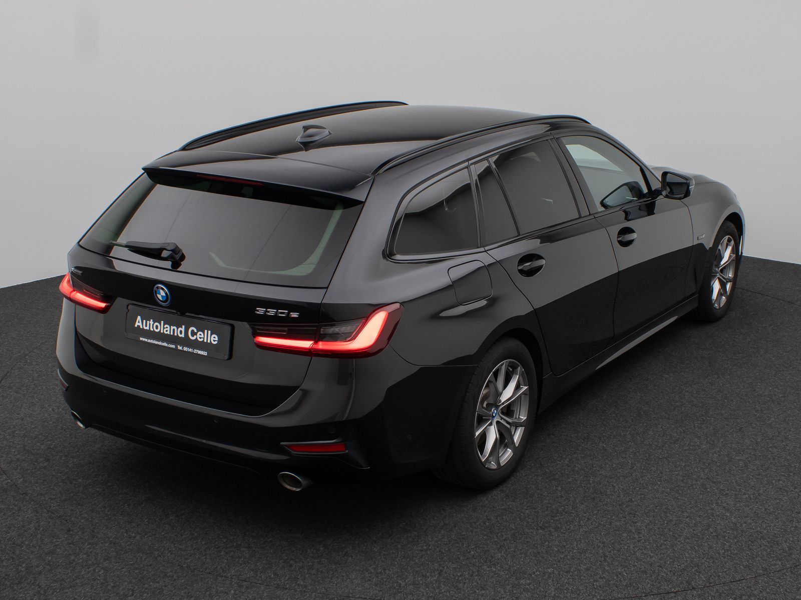 Fahrzeugabbildung BMW 330e xD Sport Line Kamera Laser HUD DAB HiFi AHK