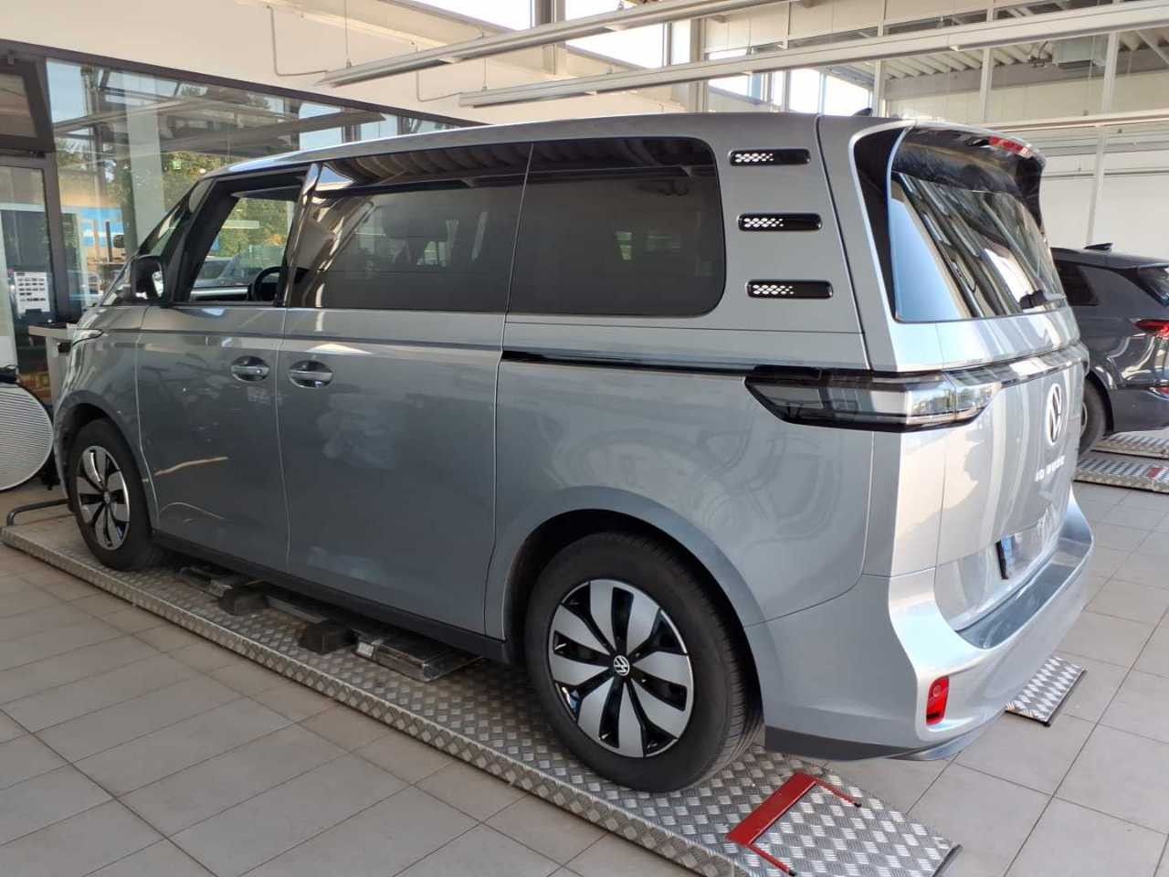 Volkswagen ID. Buzz Pro kurzer Radstand 210 kW (286 PS) Hec imagem 3