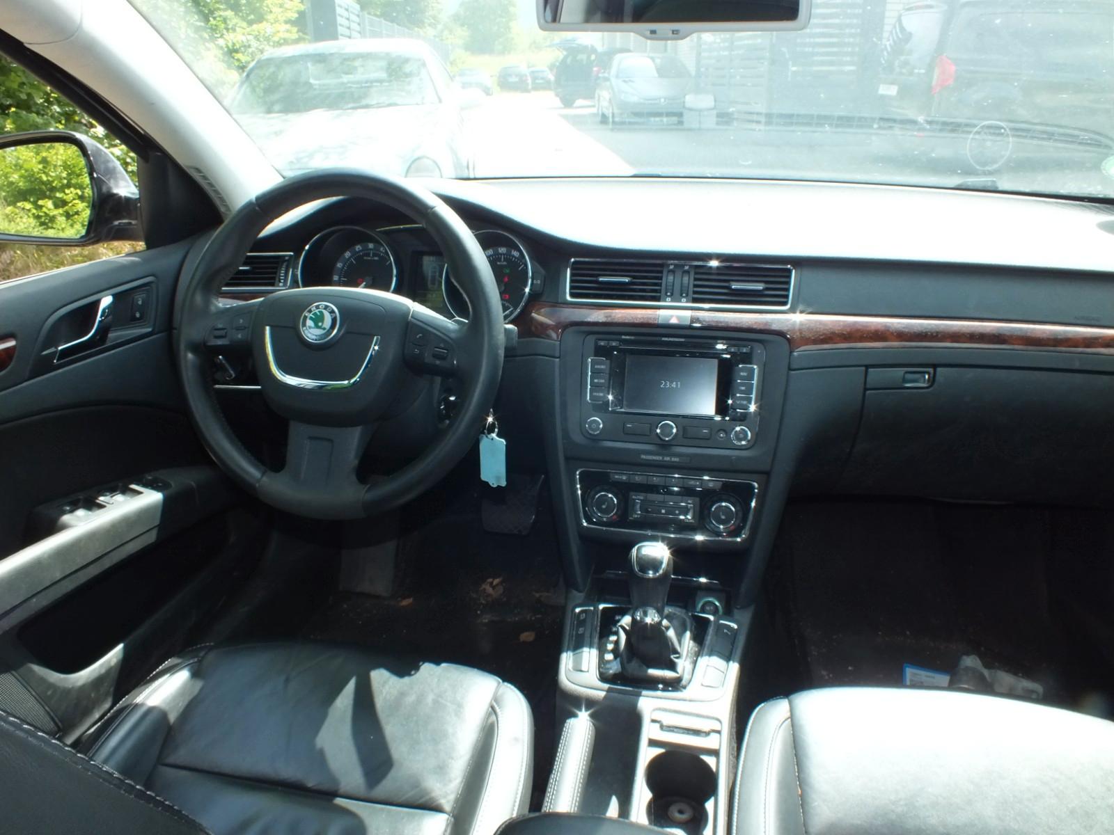 Skoda Superb 2013 — photo 7