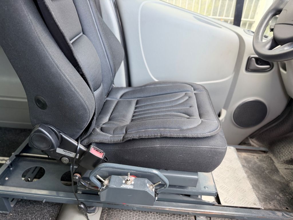 OPEL Vivaro Kasten/Kombi L2H1 2,9t/KLIMA/AHK/STANDHEI OPEL Vivaro Kasten/Kombi L2H1 2,9t/KLIMA/AHK/STANDHEI