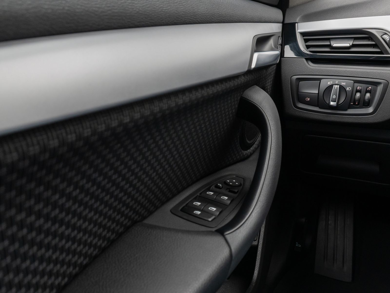 Fahrzeugabbildung BMW X1 xD25e Parkassist DAB LED Geschwindigkeitsreg