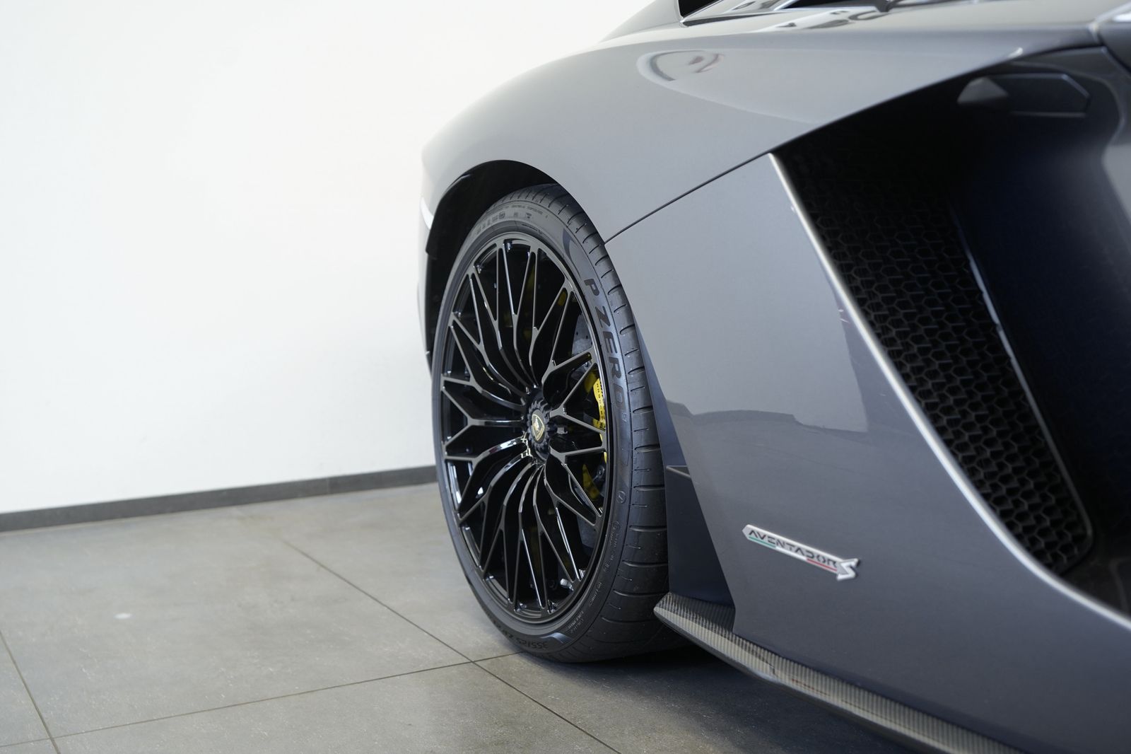 Lamborghini Aventador