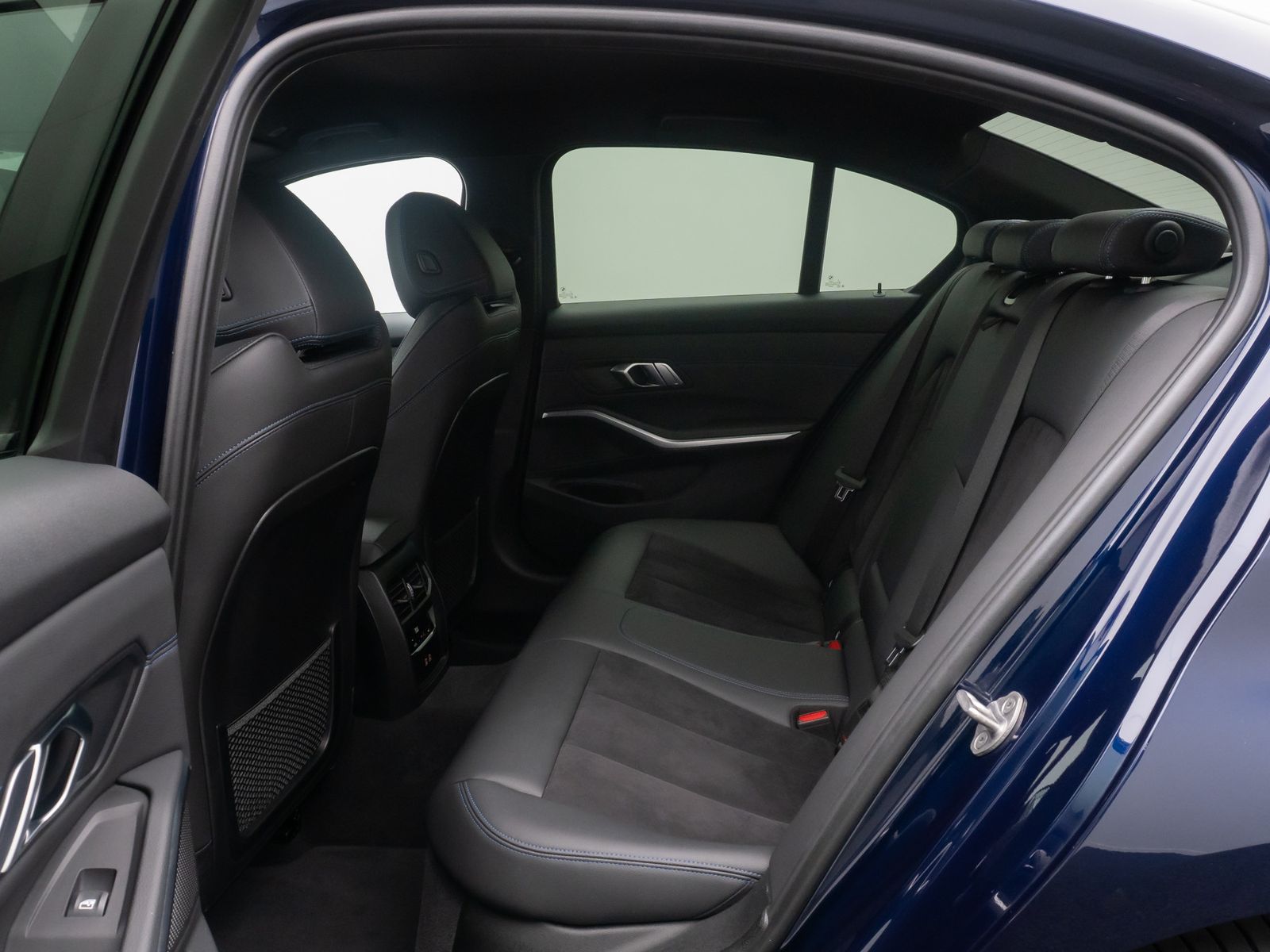 Fahrzeugabbildung BMW 320e M Sport DAB PDC Widscreen Individual 18Zoll